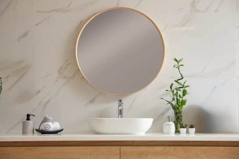 AGI Vanity 24" Round Metal Frame in Gold, Modern Metal Wall Mirror, Wall-Mounted Gold Mirror, Decor Mirrors for Bathroom, Living Rooms, Entryways (Gold, 24 Inches)