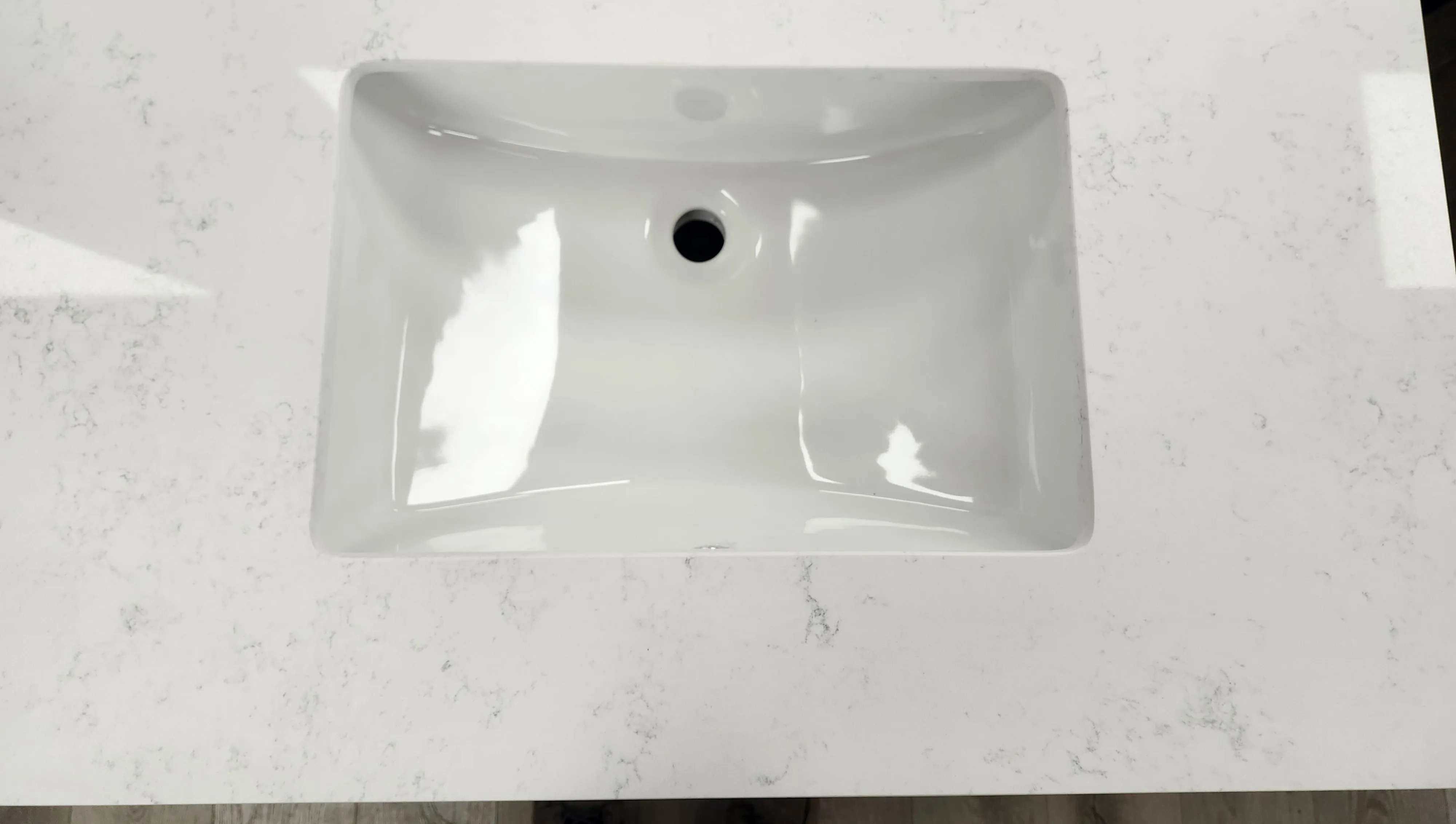 CANADIAN MAPLE 48", Natural Stain Bathroom Vanity With White Quartz Countertop.