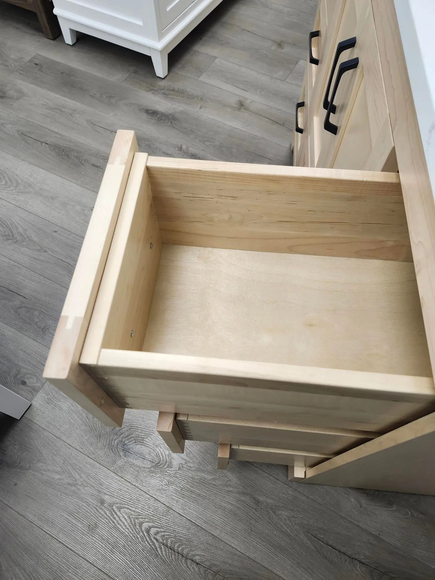 CANADIAN MAPLE 48", Natural Stain Bathroom Vanity With White Quartz Countertop.