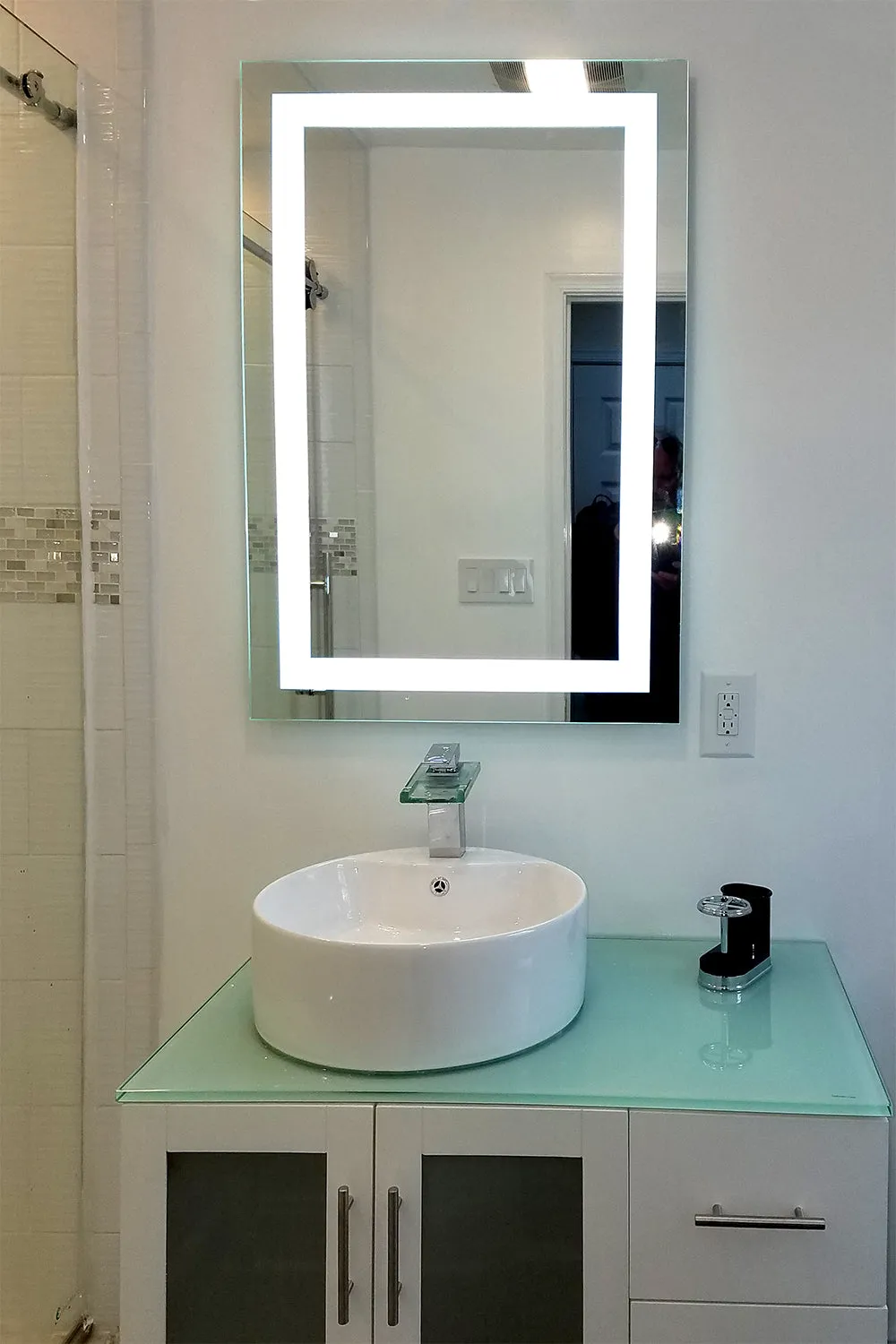 LED Mirror (Front-Lighted) 28" x 48" or (48" x 28")