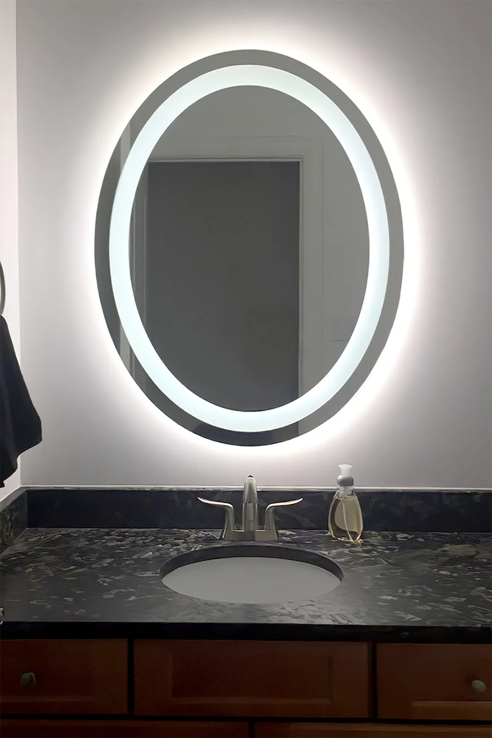 LED Mirror (Front-Lighted Oval) 32" x 40"