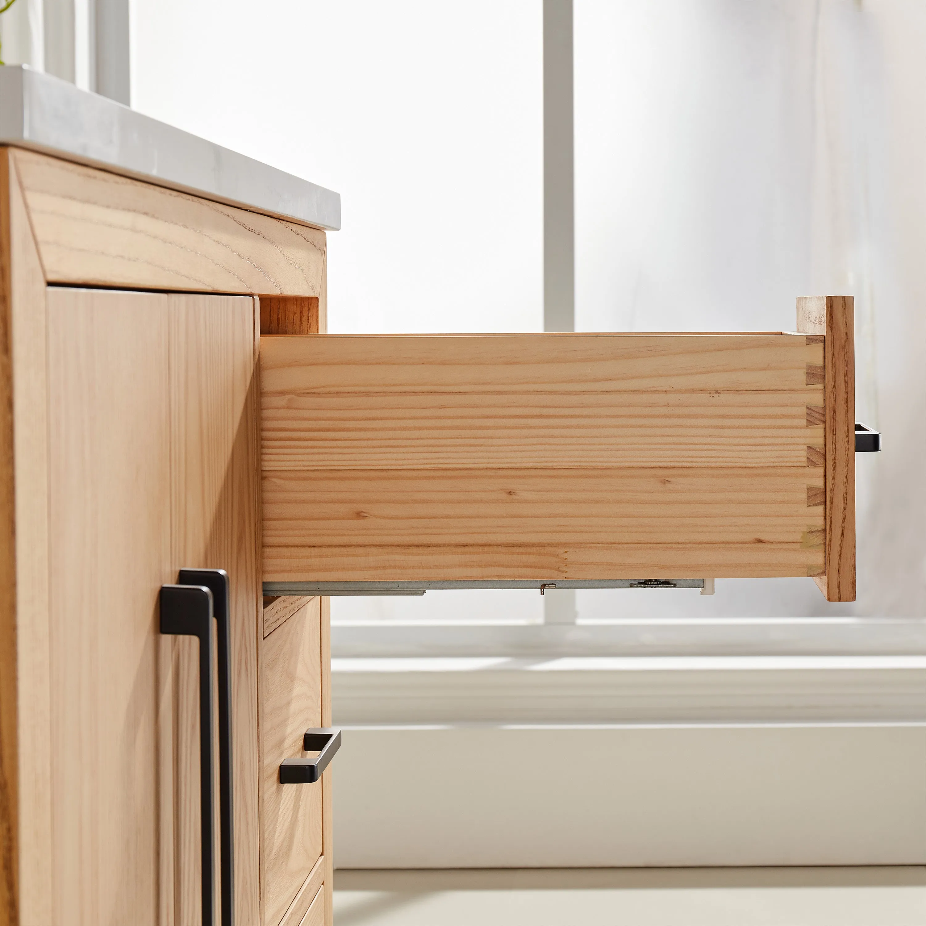 Lily- 42" White Oak ,Right Side Drawers, Floor Standing Modern Bathroom Vanity, Quartz Countertop, Matt Black Hardware